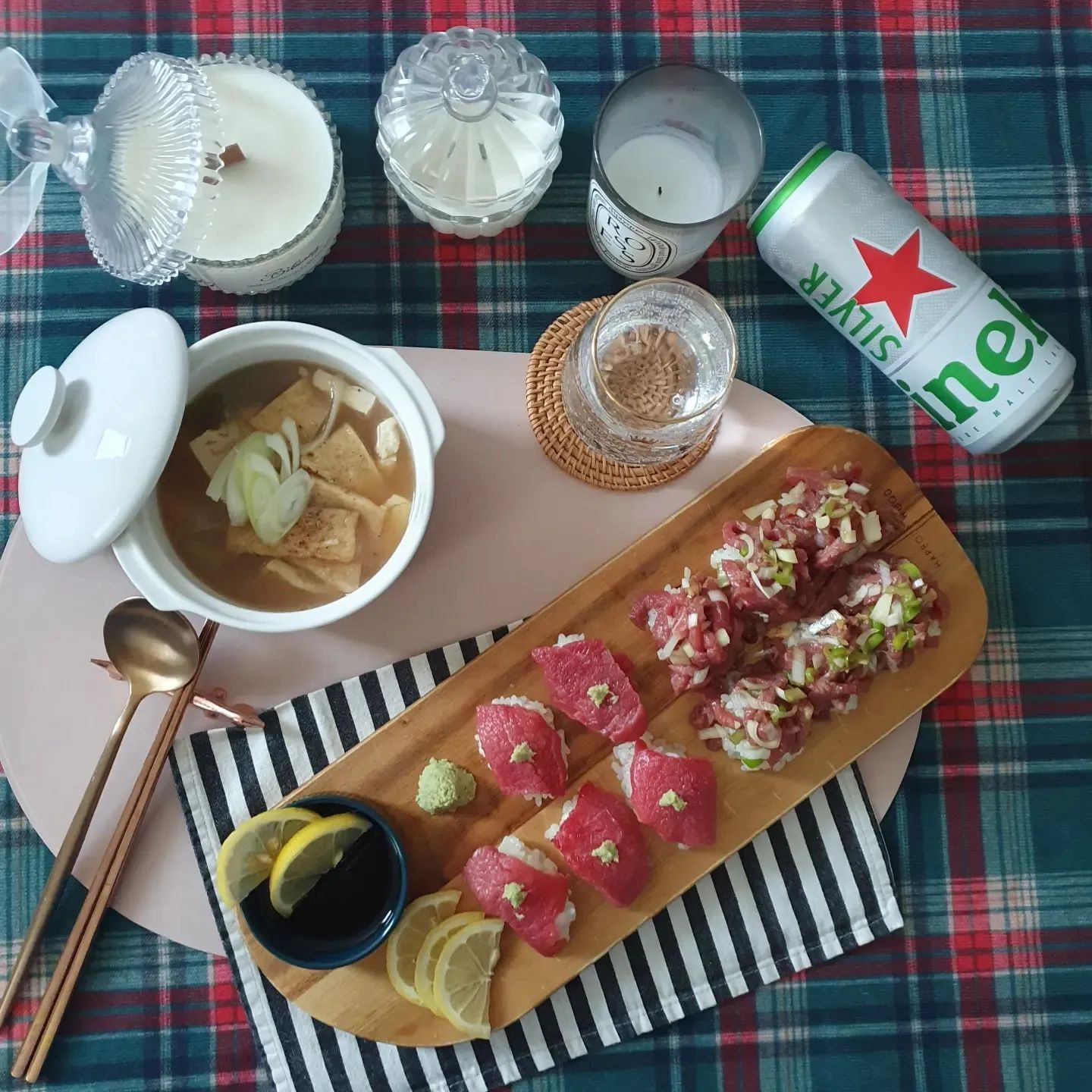 #첫줄

#육회초밥 #육사시미초밥
#육회 #육사시미

#점심한끼 

맥주한잔 해볼까

#beer 

#요리하는여자 #요리스타그램
#요리 #다이어트요리 

#cooking
#cook
#cookingram 

#한식 #koreanfood 
#혼밥 #일상요리 #일상스타그램 #일상 
#daily #today #todayfood 

#먹스타그램 #먹부림 #먹방 
#요리하는여자 #요리사
#자취요리 #한끼 #한끼식사