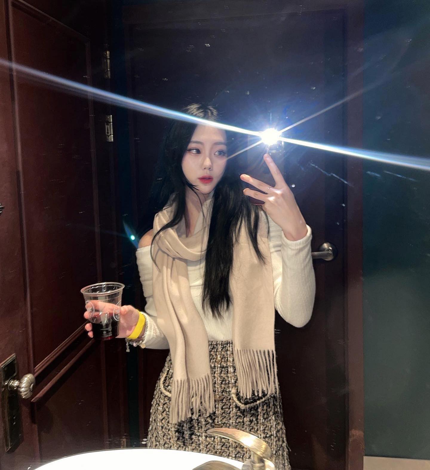 올해는 잔잔하고 깊이있게,,,,✨ 다들 새해 복 많이 받으세요 🧧🤍