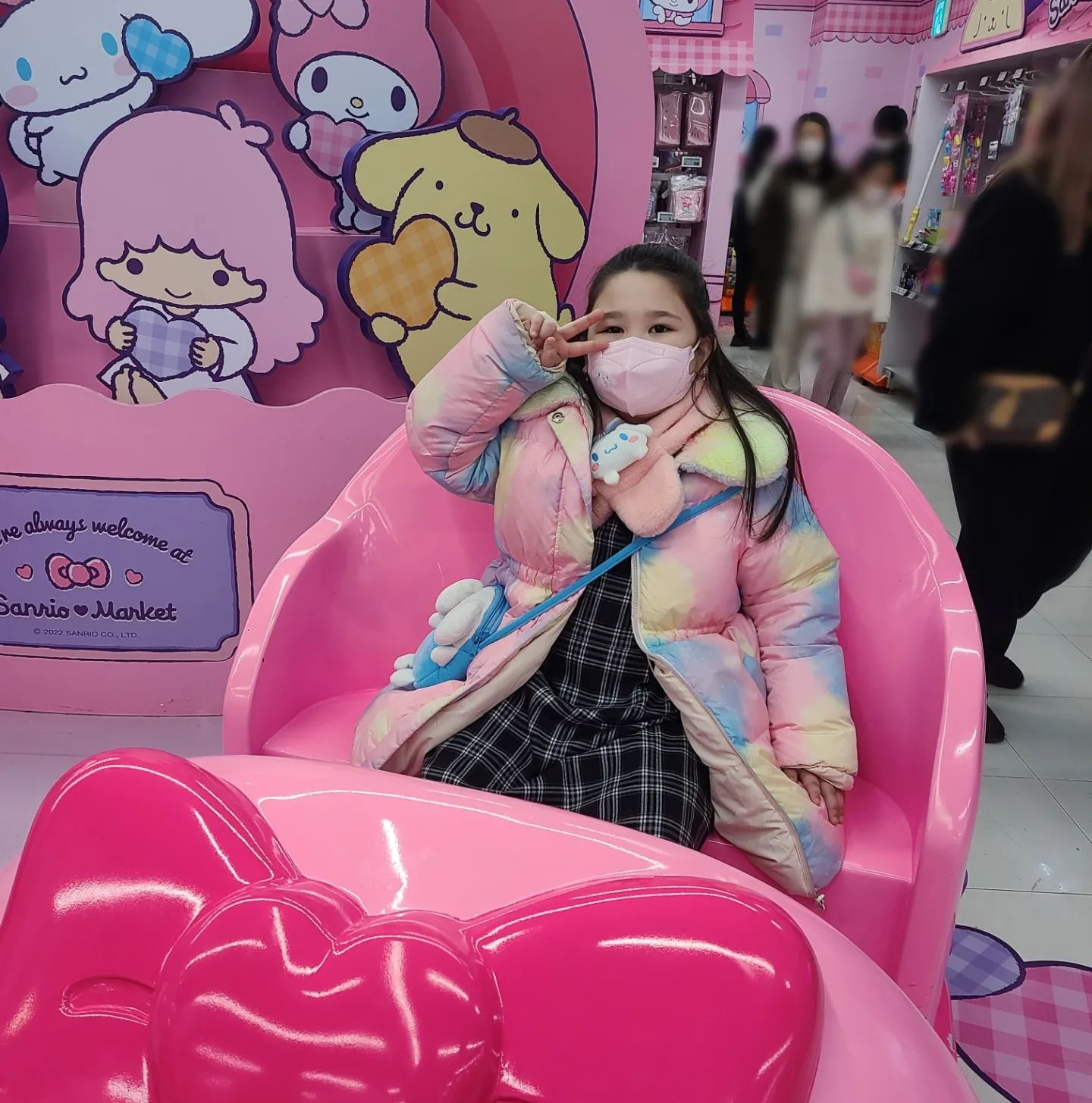 오늘 "산리오랜드" 갔다왔어요 ㅎㅎ (사실은 산리오마켓이다)
인형과 장난감 득템 ㅋㅋㅋ 사람이 많아서 좀 불편하지만...ㅠㅠ
#산리오 #산리오샵 #산리오마켓 #롯데백화점 #롯데백화점김포공항점 #쇼핑 #시나모롤 #쿠로미 #마이멜로디 #딸 #초등딸 #초등맘 #초등일상 #초등스타그램 #딸바보 #딸과함께 #딸스타그램 #일상 #일상스타그램 #일상기록