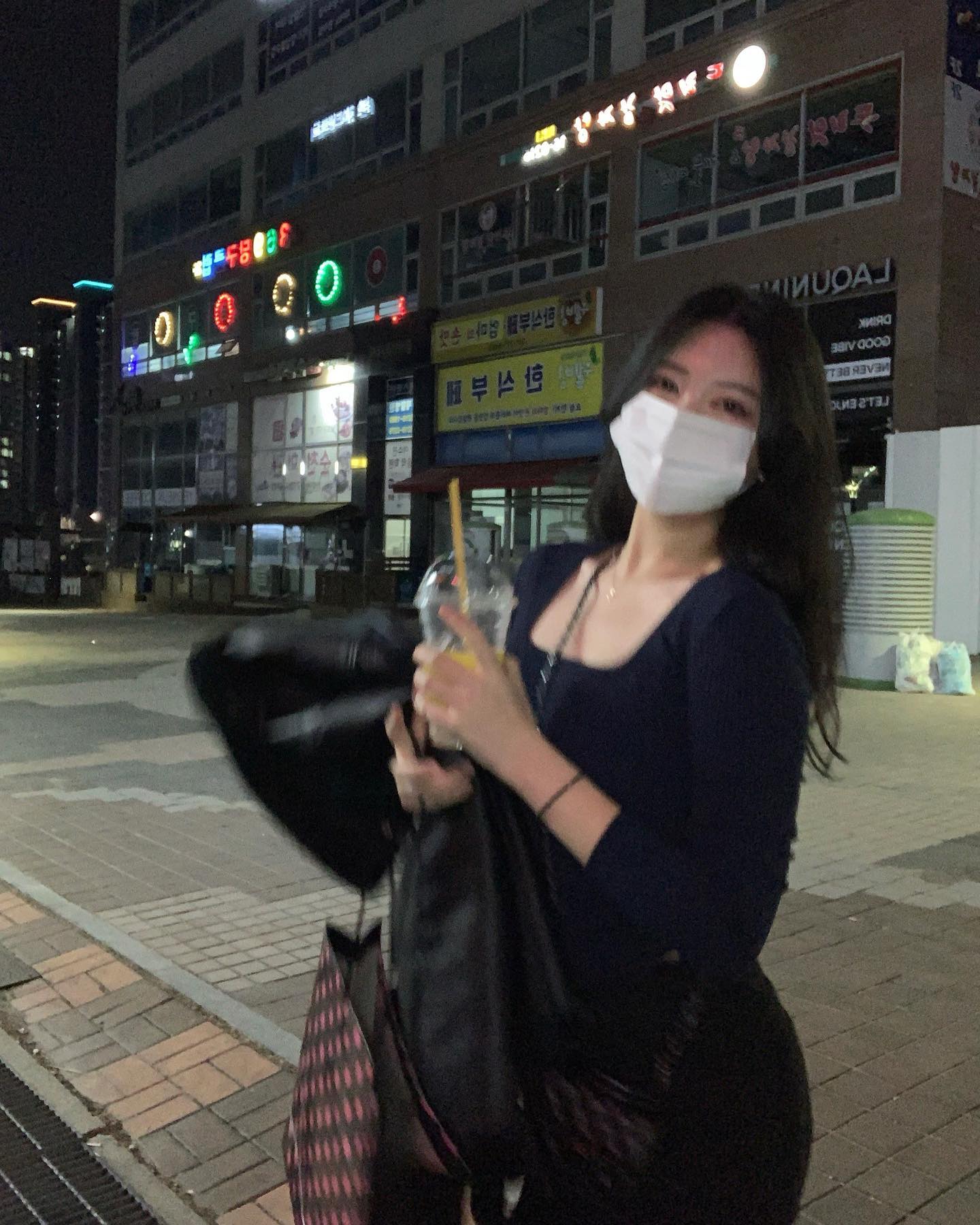 얼어 . 죽어도 . 아이스 . 라떼에 !!!!!