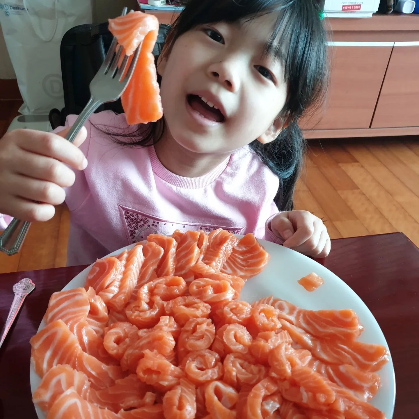 올 설 연휴 음식은 건강식으로!🍣
이정도면 먹방 유튜버 가나요?ㅋㅋ
.
.
.
#설 #2023년 #검은토끼 #새해복많이받으세요🙇🏻‍♀️ #먹방꿈나무 #연어는사랑입니다