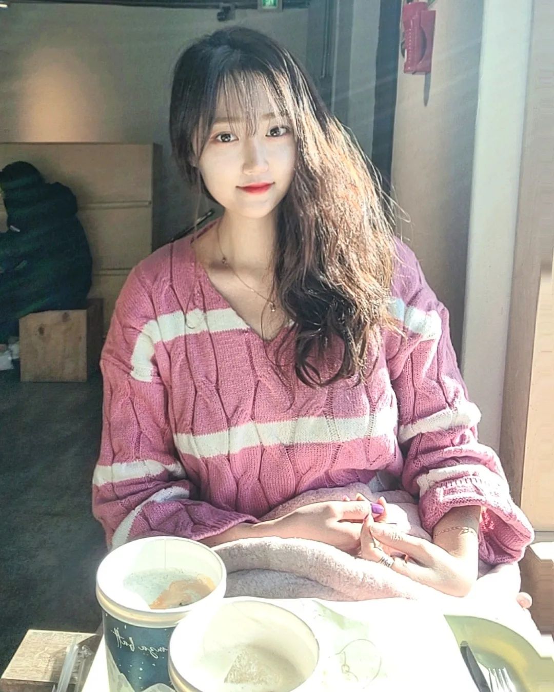 #춘천여행 
#카페감자밭 #감자빵 너무 맛나고 든든해🥔
#감자라떼 #서리태라떼 신선한맛 먹어보기ㅎㅎ
역시 강원도는 눈이 잘안녹아서 눈밭구경도 실컷했쥬😄
.
.
#daily #ootd #selfiegram  #서울 #홍대 #강남 #selfie #셀스타그램 #맞팔 #좋아요 #좋아요반사 #이미지모델 #협찬 #뷰티모델#친구스타그램 #소통 #공유 #힐링장소 #안양 #범계 #좋아요#vlog