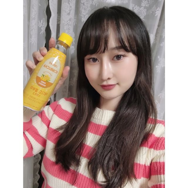 상화❤ on Instagram: "#협찬 ✔️[애디드] 콤부차 스윗망고✔️ 스파클링 퐝퐝💥 장 건강에 좋은 프리바이오틱스 천연 발효 음료 스윗망고에요! 국내 최초 설탕을 사용하지 않고 현미의 당을