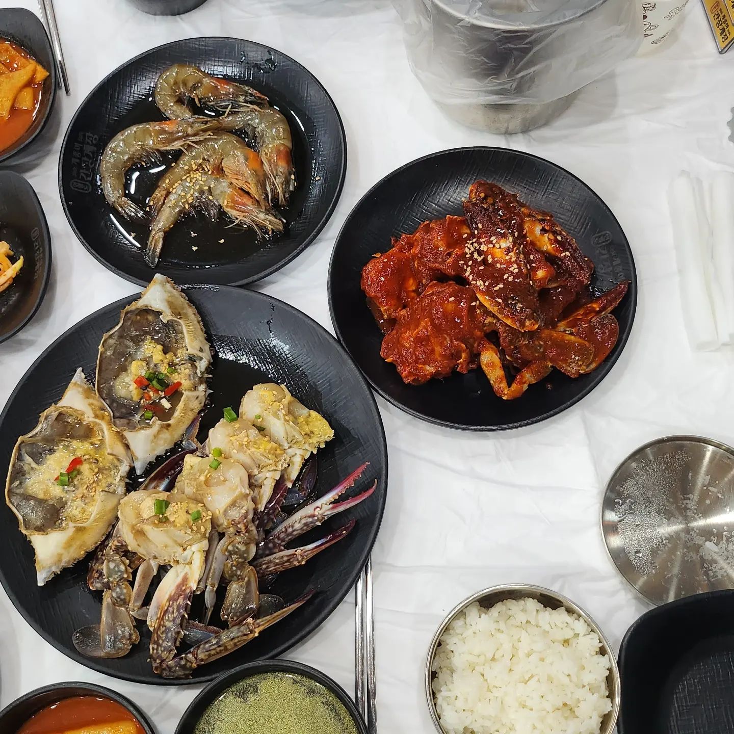 게장 좋아하시는분 계신가용?ㅋㅋ

설날 때 간장게장 등딱지에 밥비벼먹은 맛을 아직도 잊을 수 없습니다.