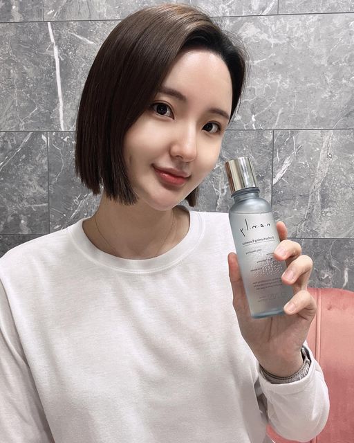 ᴰᴬᴴᴱᴱ on Instagram: "#광고#협찬 #nanly #난리 밀싹 추출물 97% 에센스 저(무)자극 인증 받은 에센스 촉촉하게 스며드는 퍼스트 에센스 모공 축소와 미백, 주름 개선으로 새싹피부 완성 🌱 물