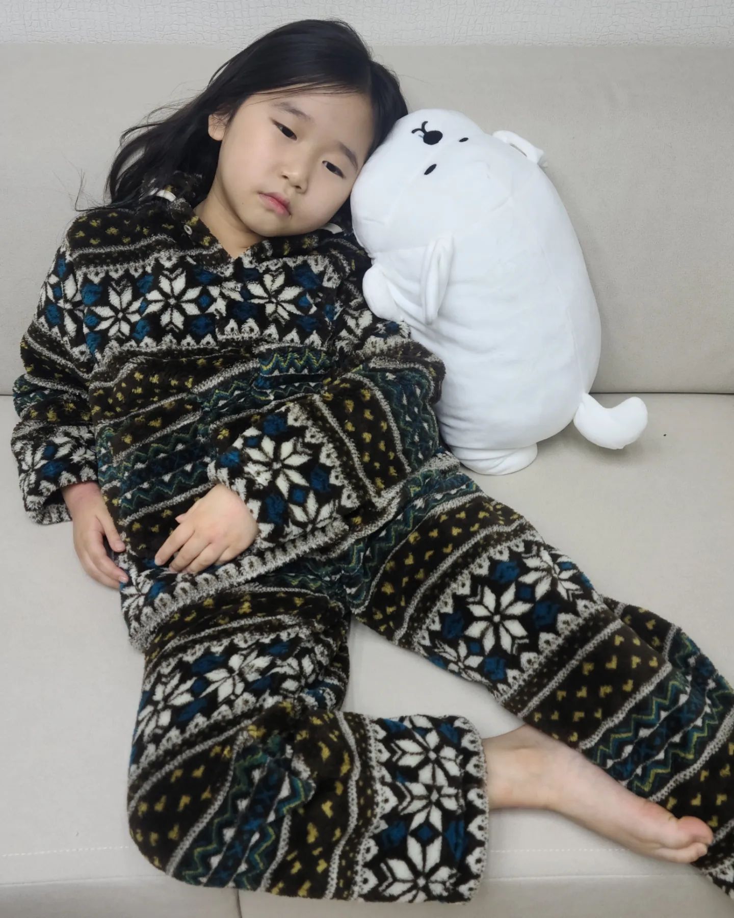 #협찬
모카썸 파자마세트!!
요즘 너무 추운데 보일러 빵빵하게 
틀기는 겁나고..집에서 따뜻하고
편하게 챙겨입기 좋은 홈웨어😊

극세사 느낌의 부드러운 양면 벨보아로
따뜻하고 부드러운 촉감에 가벼워서 
활동하기에도 편해서 자주 입을듯 :)

moccasom

#모카썸 #모카썸키즈 #원마일웨어
#아동홈웨어 #moccasom

#오채아 #아역배우 #중학생배우
#청소년배우 #주니어모델 #광고모델
#영화배우 #오채린