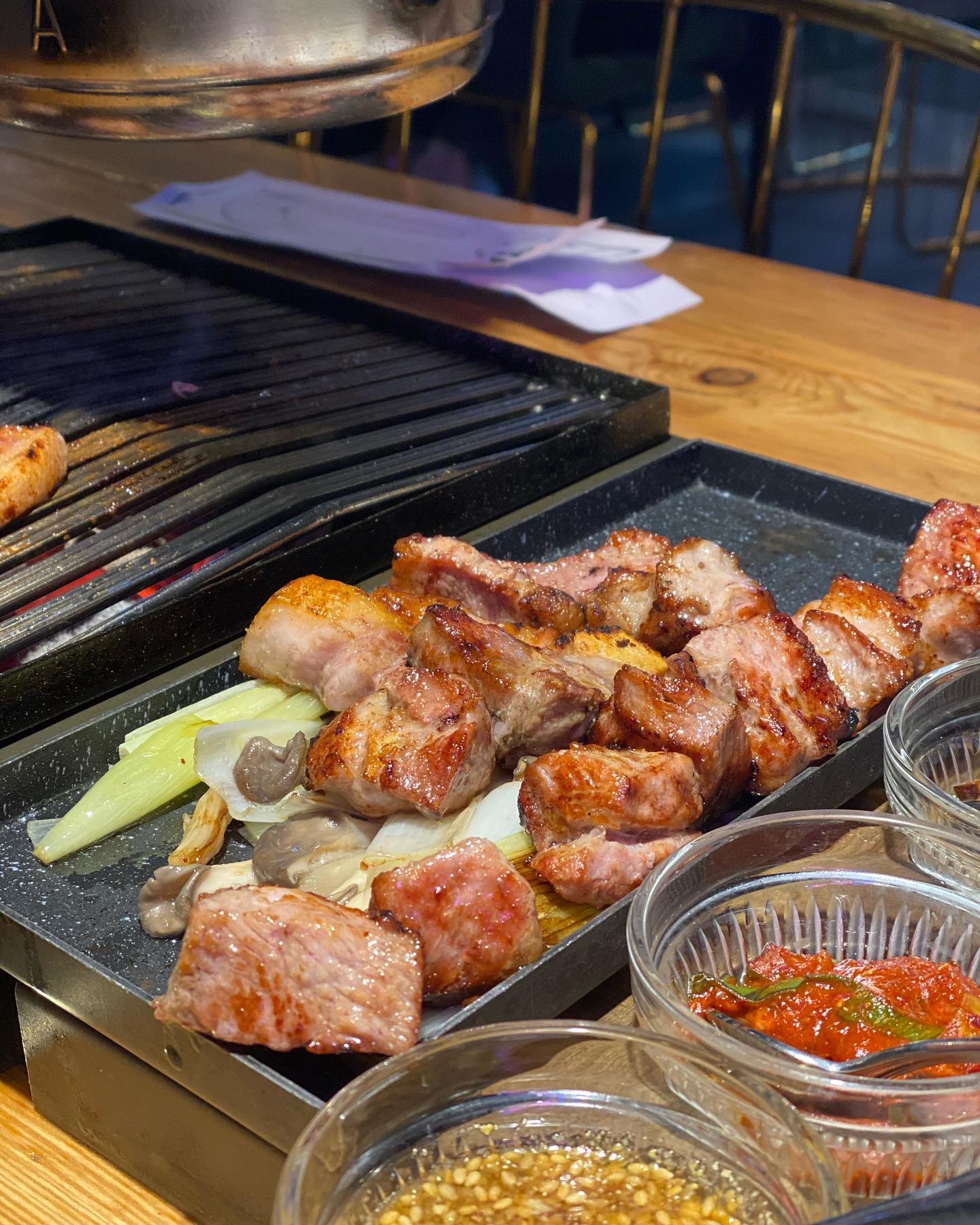 백년만에 찾은 남부맛집👍🏻
울팀회식♥
맥주한병에도 신나😚

#남부#남부터미널맛집#팀회식#삼겹살은진리
