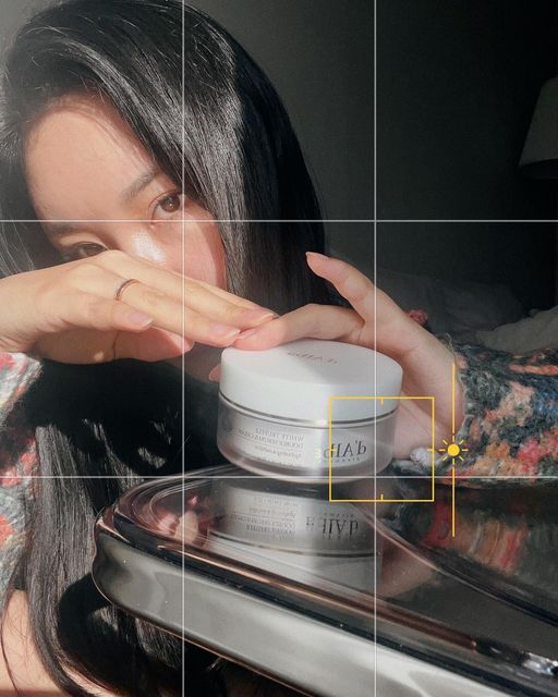 마이주 뷰뷰 on Instagram: "#협찬 내 피부 컨디션에 따라 반반 섞어서 사용할 수 있는 달바에 더블비건크림과 승무원 미스트 원조인 퍼스트 스프레이세럼으로 올겨울, 보습과 탄력! 그리고 광