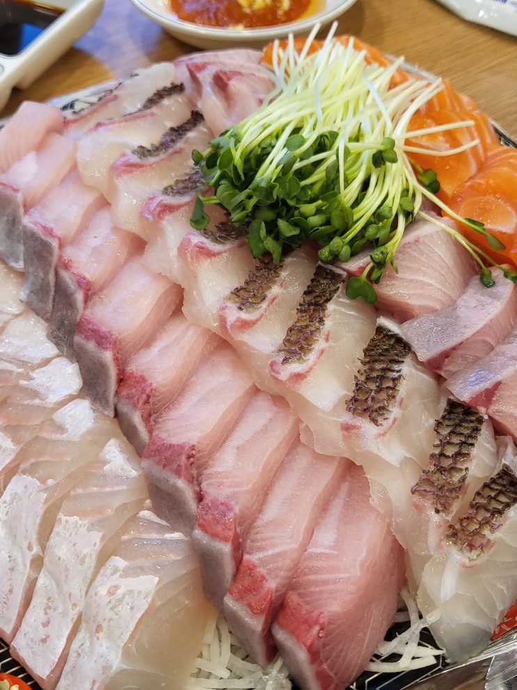 노량진 대방어회 두껍게 썰어주는 푸짐한 맛집! 수산시장 부안수산
