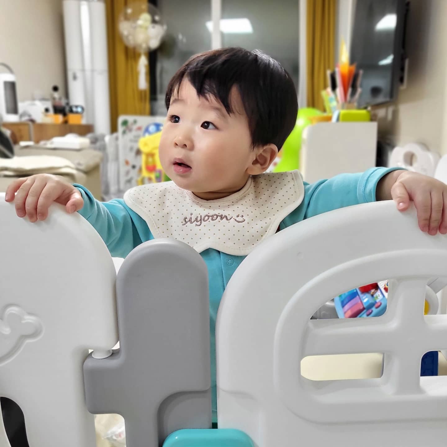 시윤이 만을 위한 선물!!

haeni 이모 감사합니다 ㅎㅎ
다른 2개도 잘 쓸게요~~ 😘