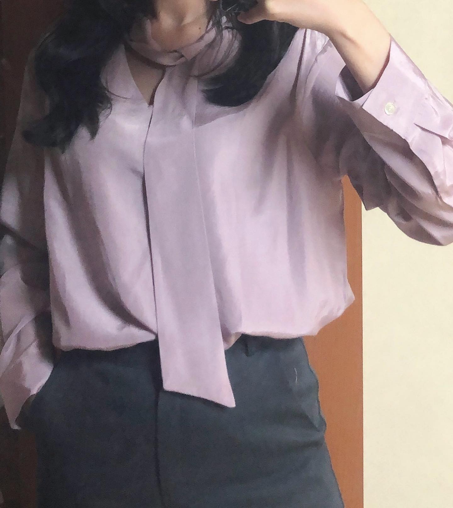 230130
1월에 입었던 코디 중에 젤 맘에 들었던 착장 💜
·
用這個月最滿意的穿搭照跟一月 say goodbye 🧚🏻‍♀️