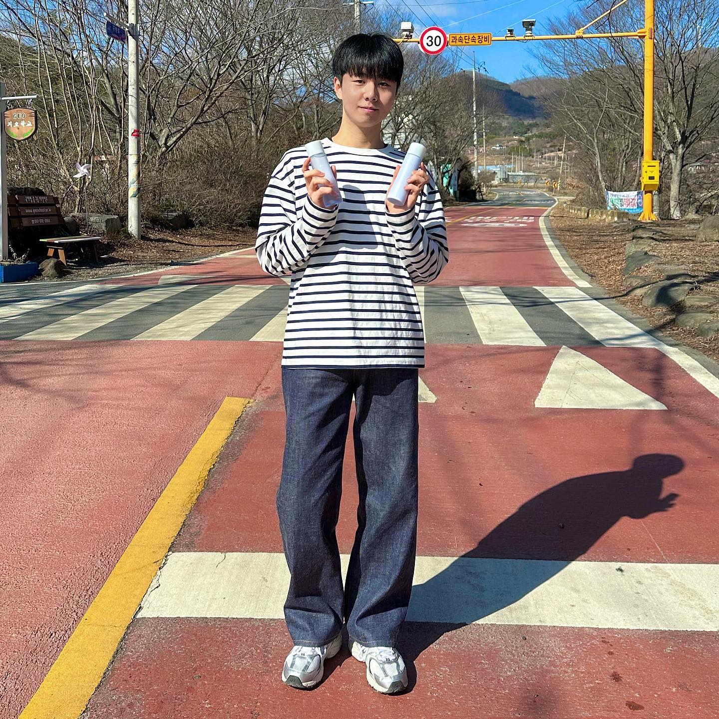 #협찬 
 오늘은 theharnay_official 에서
”[하이줄렌 콜라겐 스킨, 로션 2종세트]“를 제공받았습니다!!

 ✔︎ 제품 설명 :
 ‘스킨’은 면도 후 첫 단계에서 진정시키기 위해 에프터쉐이브 대용으로 쓸 수 있으며, ‘로션’은 토너 사용 후 면도 부위 건조함을 덜어줍니다!!
 면도 부분 뿐만 아니라 얼굴 전체에 사용하는 기초화장품임으로, 산뜻하고 촉촉하게 피부 관리할 수 있는 제품입니다!! 👍👍

 ✔︎ 선물 추천 대상 :
 특히 남성분들이 면도 후 관리하기 좋은 스킨로션인만큼, 주변 남사친이나 남자친구 분들께 ‘발렌타인 선물’로 어떠신가요?? 😎💝

theharnay_official 
theharnay_official 
theharnay_official