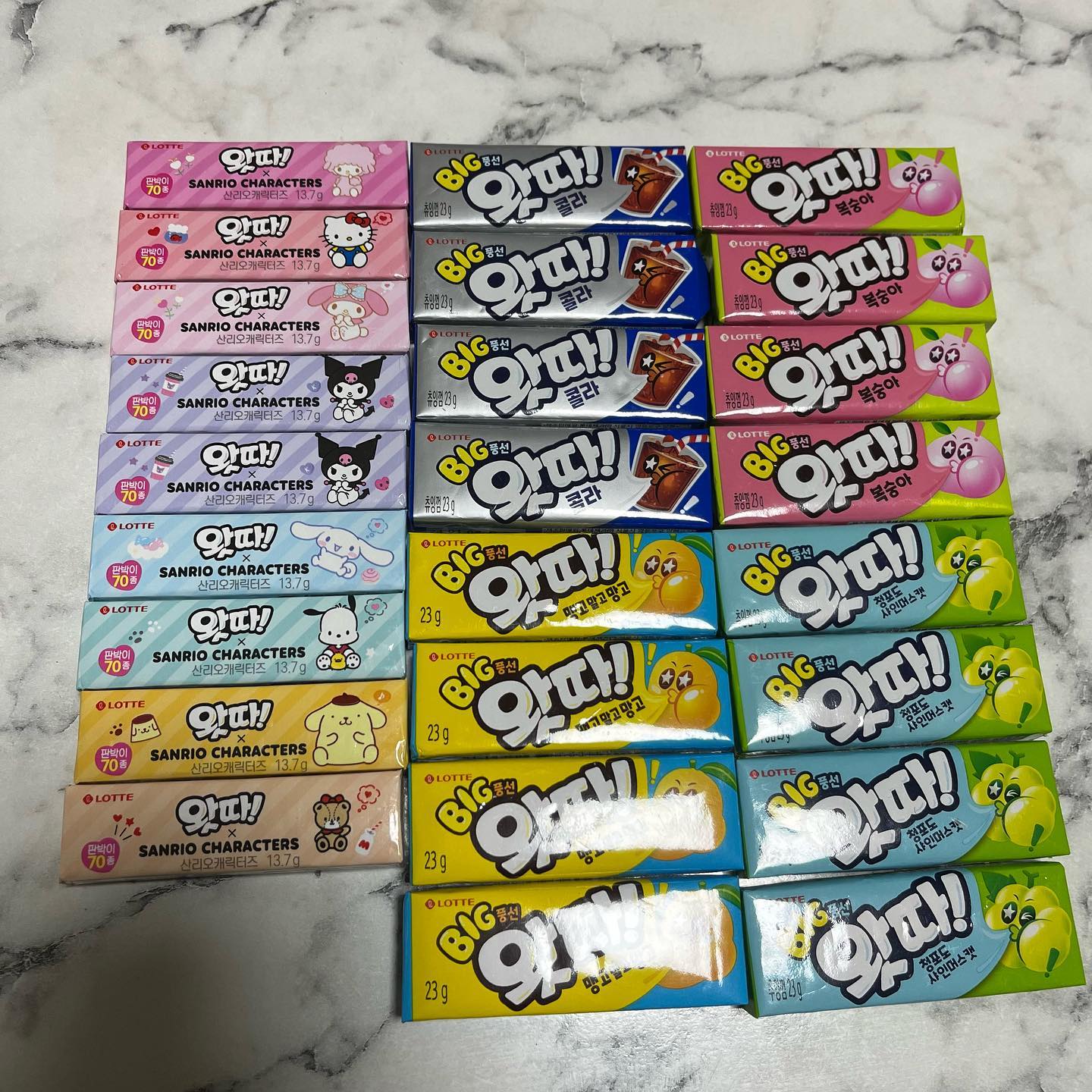 #할인구매 lotte_sweet_sta #왓따 #롯데제과
.
평소에 입이 심심하면 씹어대던 껌을 맛별로 다양하게 먹어볼수 있어서 너무 좋은것 같아요! 
물론 다 맛있고 달달하지만 제 최애는 복숭아맛! 
그리고 평소 산리오덕후인데 콜라보해서 나오니 
포장지마저 뜯기 아깝더라는ㅋㅋㅋ 넘나 귀염 뽀짝하니
맘에 드네요~!
.
#선명한 #잘찍는 #아이폰12 #판박이껌 #껌  #깨끗한 #왓따껌 #빅사이즈풍선 #왓따판박이 #사진 #풍선껌 #뷰티 #생활 #08L #왓따풍선껌 #BIG풍선 #식품 #요리 #신상품나왔을땐 #화장품