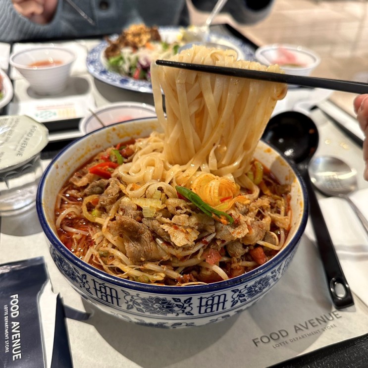 줄서는 식당 매운 쌀국수 맛집 땀땀 | 명동롯데백화점 맛집