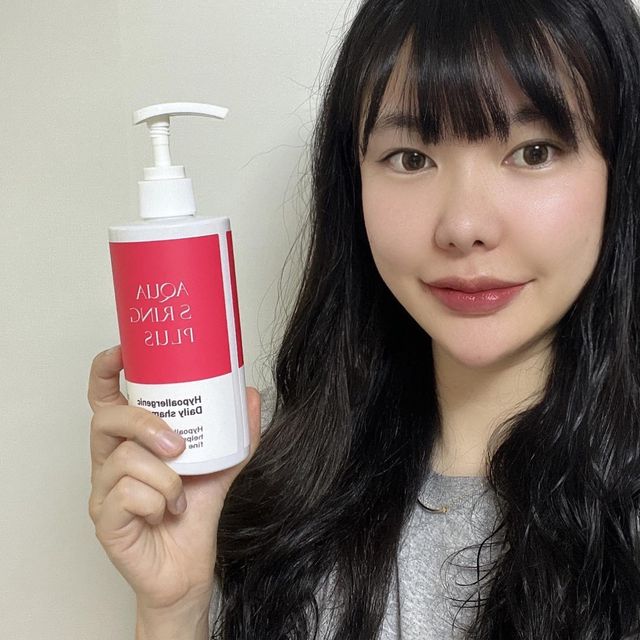 ＳＯＮＪＵＨＥＥ✨ on Instagram: "💓광고💓 - 요즘 가게 오픈 준비하면서 신경쓸게 많고 두피도 예민해져서인지 두피가 따끔하고 가렵기도하고 예민했었는데 이번에 @aquaqring_official 에서 협