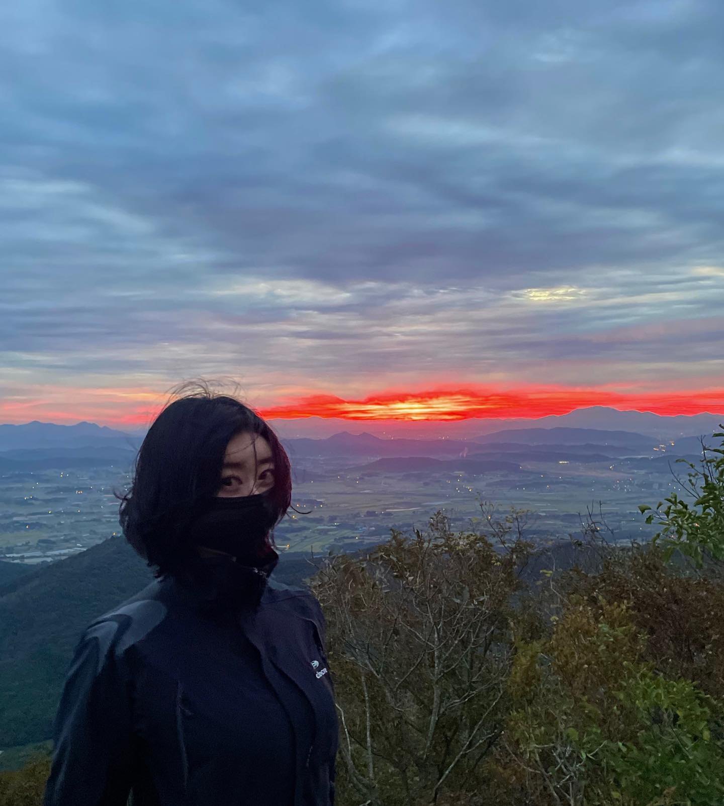 여명이 미친듯이 이뻤던 날

영광 불갑산100 (516m)
상사화가 붉게 만개했던 때에 다녀왔던 불갑산, 
빨간 상사화 처럼 여명이 새빨겠던 날🍎