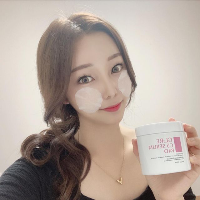 Ju Ju on Instagram: "지엘리 C5 세럼 패드로 각질 제거와 수분 충전까지 같이해욤❤️✨ #지엘리 #C5세럼패드 #지엘리세럼