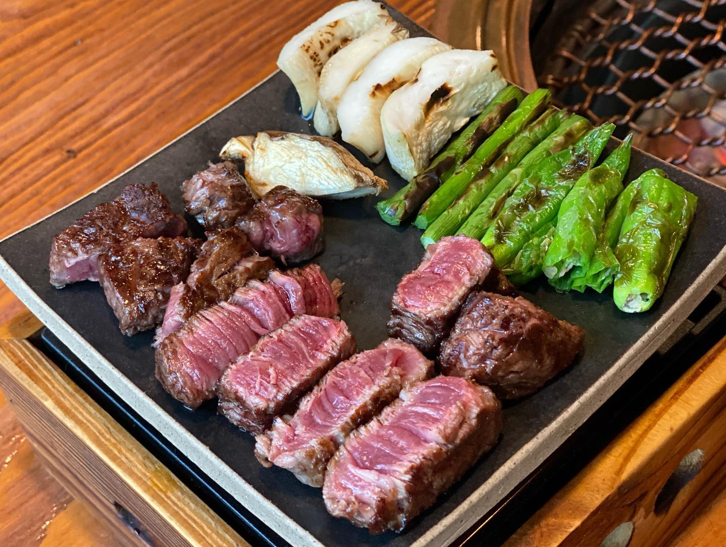 #협찬 너무 맛있는 #발산역맛집 #일편등심마곡점

룸이 있어서 편안한 분위기에서 식사할 수 있다.
프라이빗하게 식사하기 원하면 미리 예약해서 가는걸 추천!!!

반찬 하나하나 맛있고, 고기도 우리가 원하는 굽기로 직원분이 구워줘서 편하게 식사 할 수 있다.
특별한 날 가기 좋은 #마곡맛집
부모님 모시고 가면 딱 좋은 곳

✔️눈꽃살치 46,000원
✔️안심 42,000원

📍일편등심 마곡발산점
서울 강서구 마곡중앙6로 93 열린프라자 3층 301호
📞0507-1313-1092
⏱️매일 12:00~23:00 (L.O 22:00)

#마곡소고기#마곡회식#마곡고기집#발산역소고기#발산역고기집#마곡한우오마카세#스토리앤체험단#스토리앤