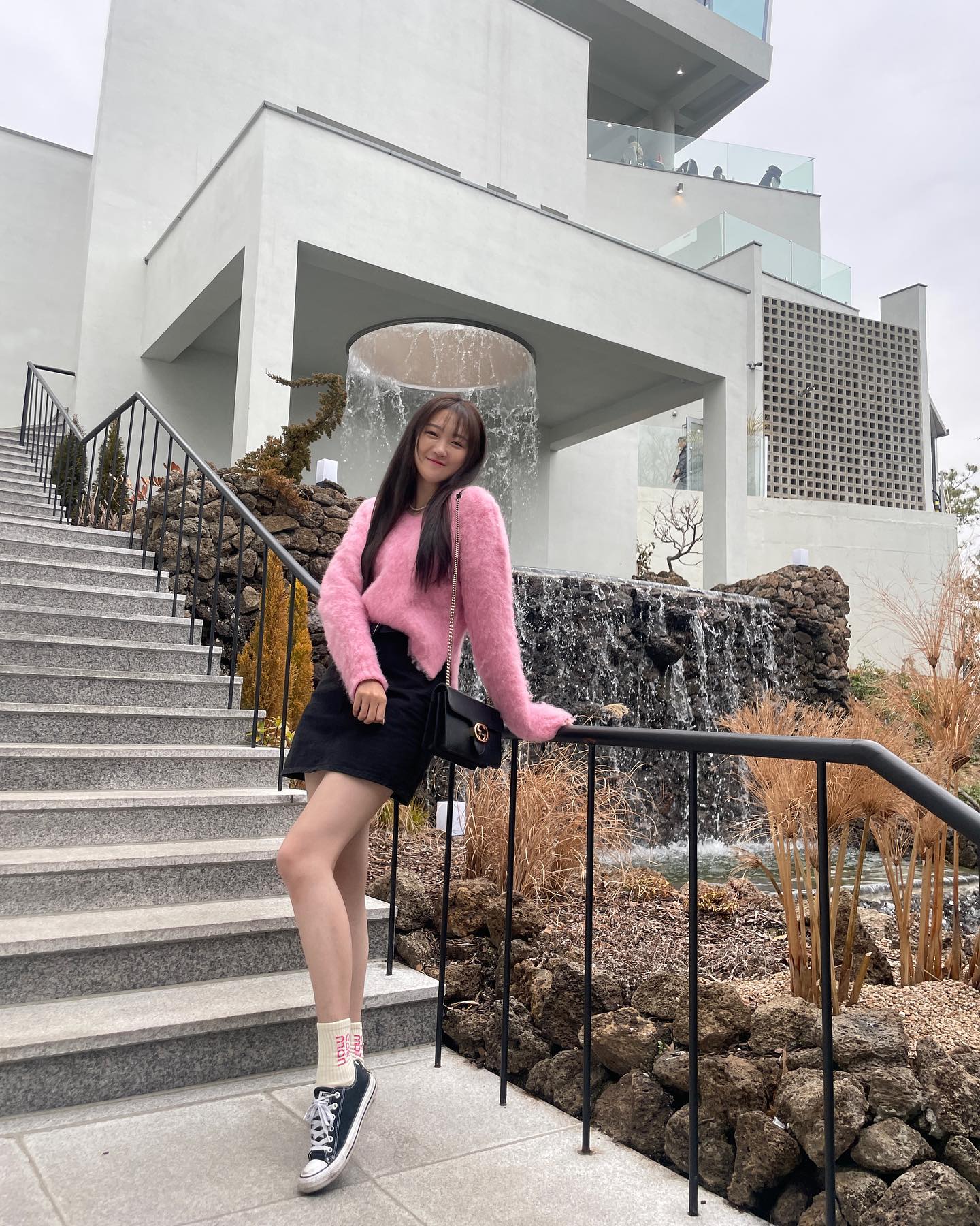 .
사진실력이 많이 늘어서
아주 뿌듯~하구만😎
가르치는 보람이 있어 ㅋㅋㅋㅋ

이번 여수 여행에 너무 좋았던,
진챠 힐링 할수 있는 카페!
너무 좋아서 여기저기 돌아다니며
사진 계속 찰칵쓰 📷📷📷

#셀카 #여수여행 #여수카페 #힐론 #여수힐론 #힐론카페