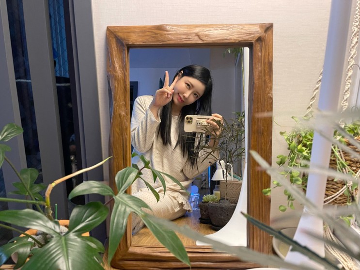 라뜰 화장대거울 홈스타일링 빈티지 인테리어소품 티크우드거울 너무 예뻐