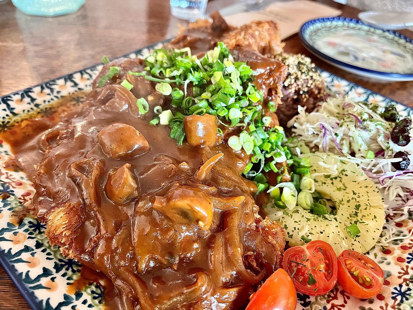 온량
📍서울 송파구 백제고분로43길 4 1층
✔️토마호크 포크 커틀렛👍
✔️만조크림파스타👍
.
.
#송리단길맛집 #토마호크커틀렛 #송리단길파스타 #송리단길온량 #온량 #일상 #먹스타맞팔 #먹스타그램 #맛스타그램 #먹방 #맛스타맞팔 #먹스타소통