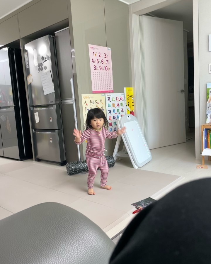 쏠이랑 교회에서 했던 5년전 영상 
따라해보리는 박숀
(춤춘사람만 알수있음)