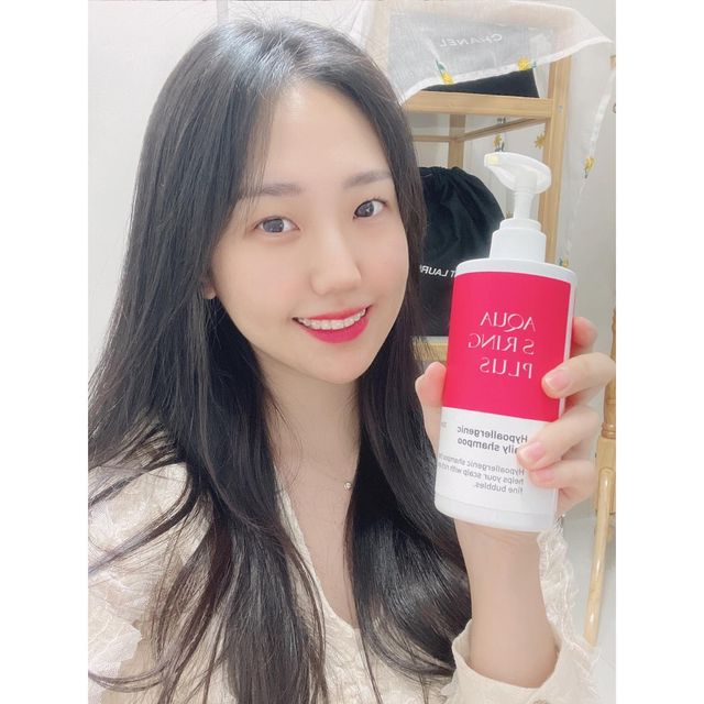 @eh_0215 on Instagram: "- 요즘 너무 머릿결이 상해서 단백질케어도 되고 두피도 케어할수있는 제품 찾고있던중 발견한👀 ✨아쿠아큐링 아쿠아 에스링 플러스 두피 수분 샴푸✨ 일단 이샴푸는