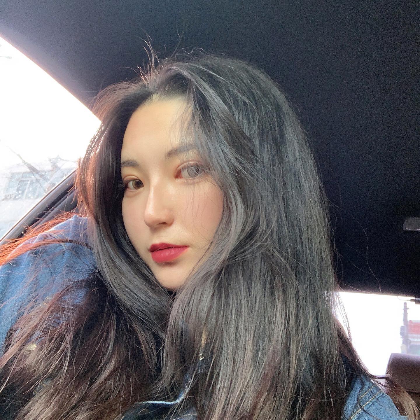 새 옷 입고 기분 좋으니 📸