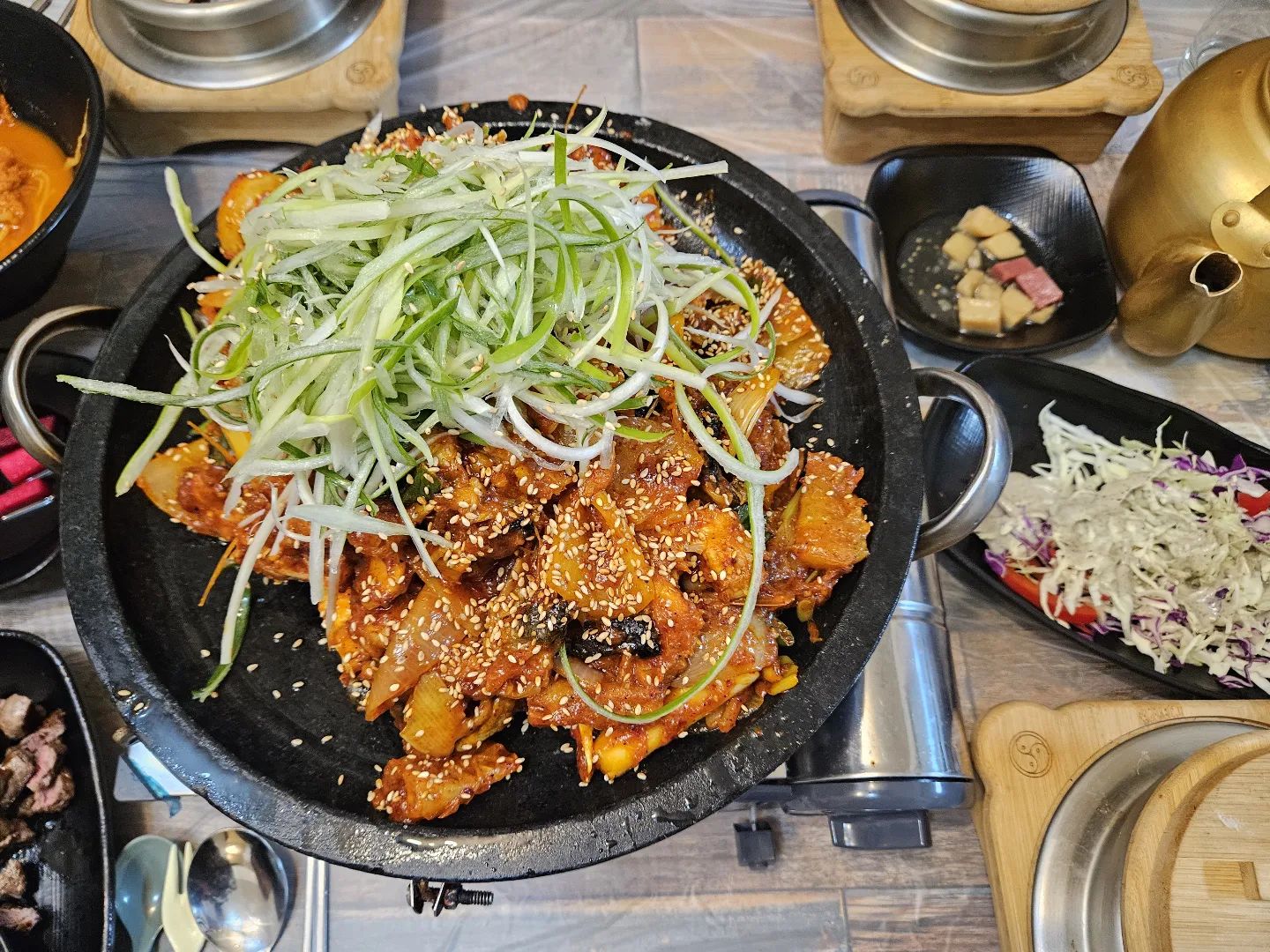 오늘은 일로 힘든 저를 위해 신랑이 차려준 밥상☺️
집에가서 밥할 힘도 없다고하니 신랑이 한상 가득 차려줬어요🐟
신랑이 요리사라 너무 다행이야🩷

#backwon_table #백원식탁