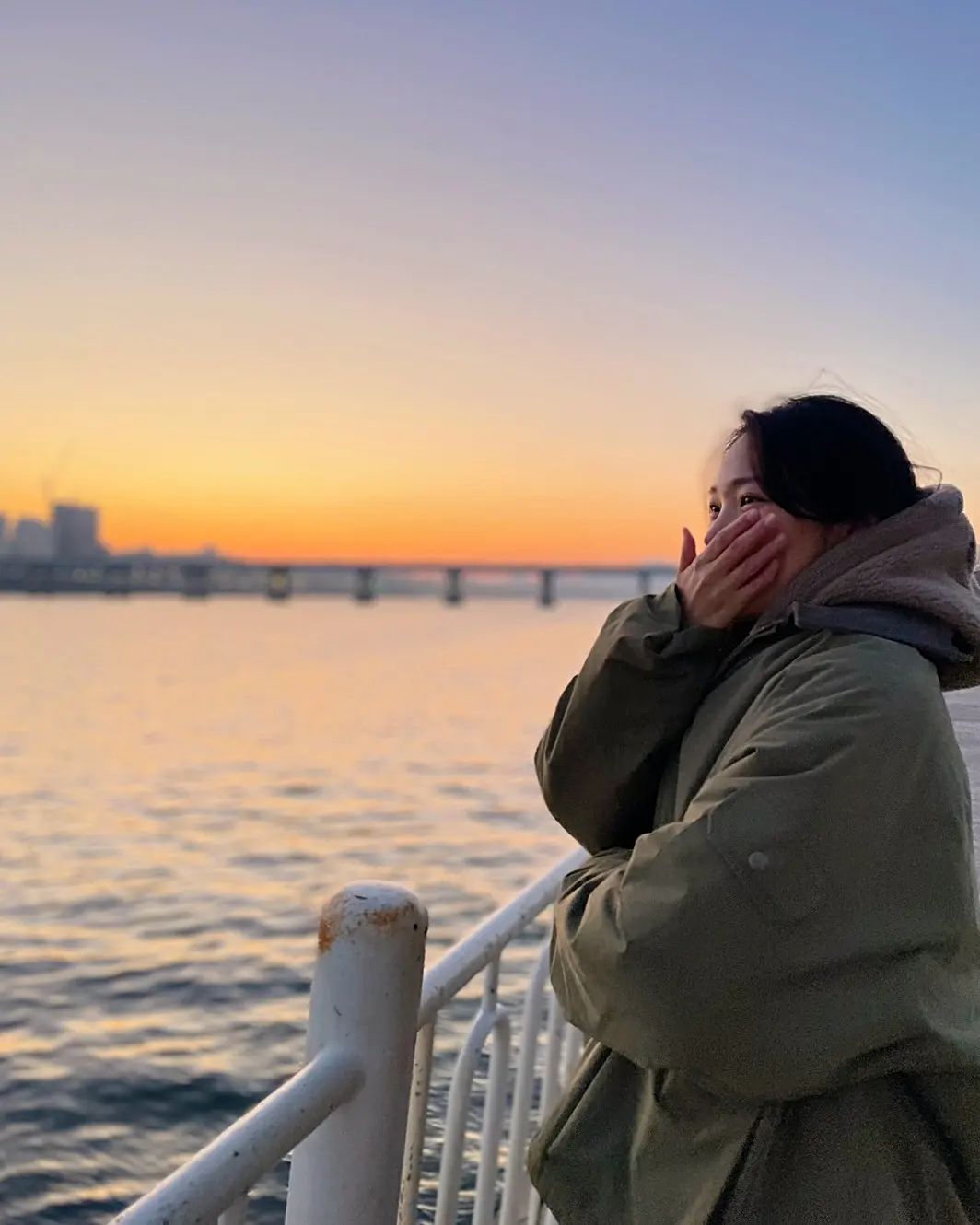 행복하면 웃음이 나는 편 😊