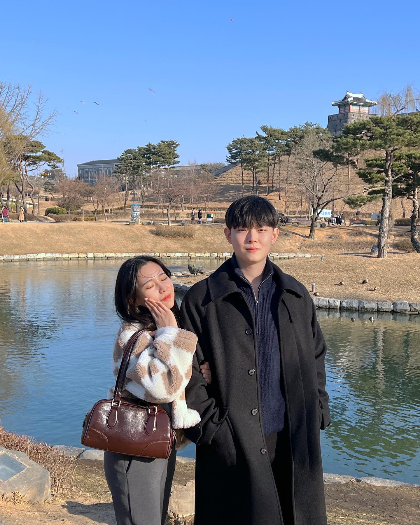 턱을 당기라니까 두개 만들지 말고🥲
