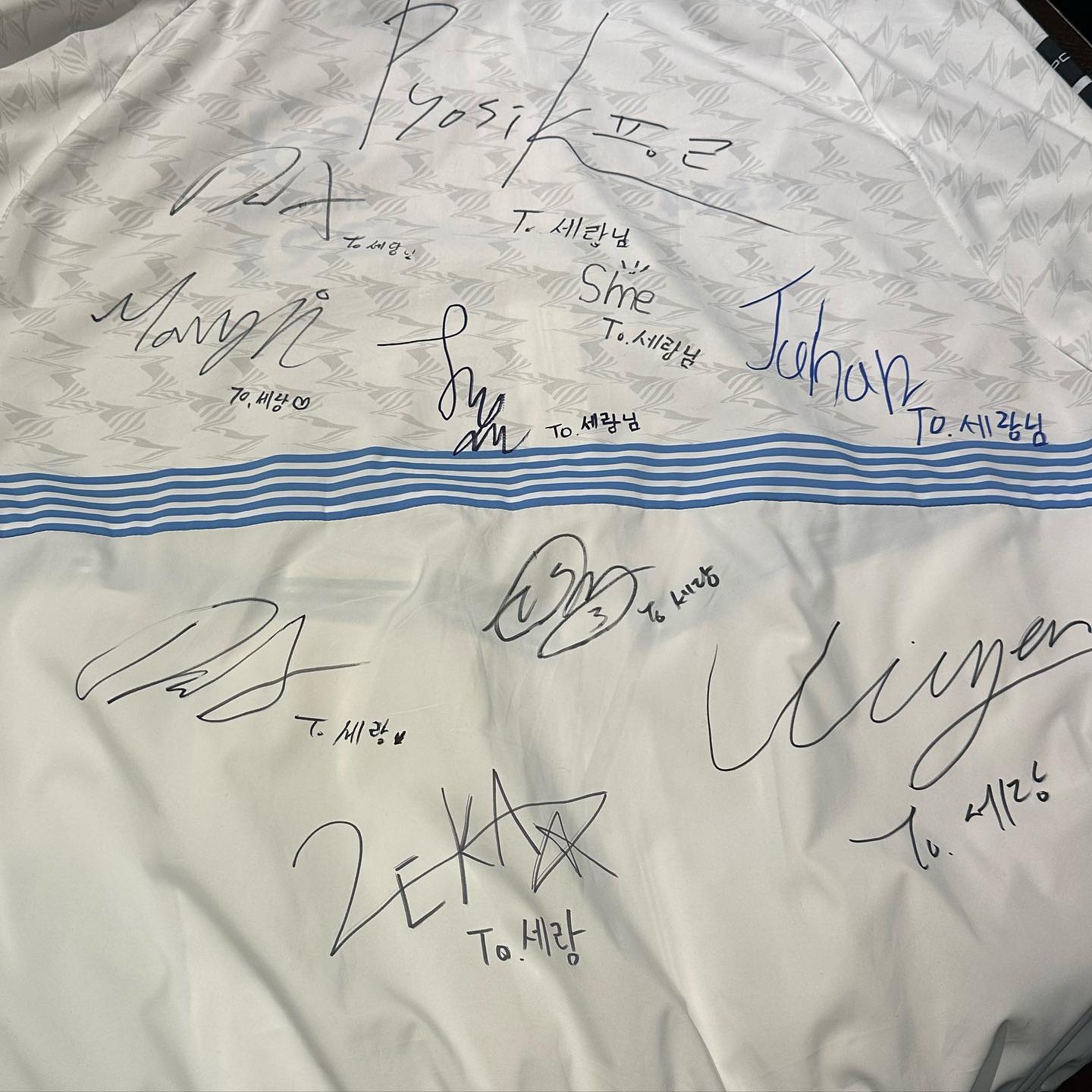 💙22DRX완성💙
처음으로 응원했던 팀 너희가 어디에있던 항상 응원할게🫶