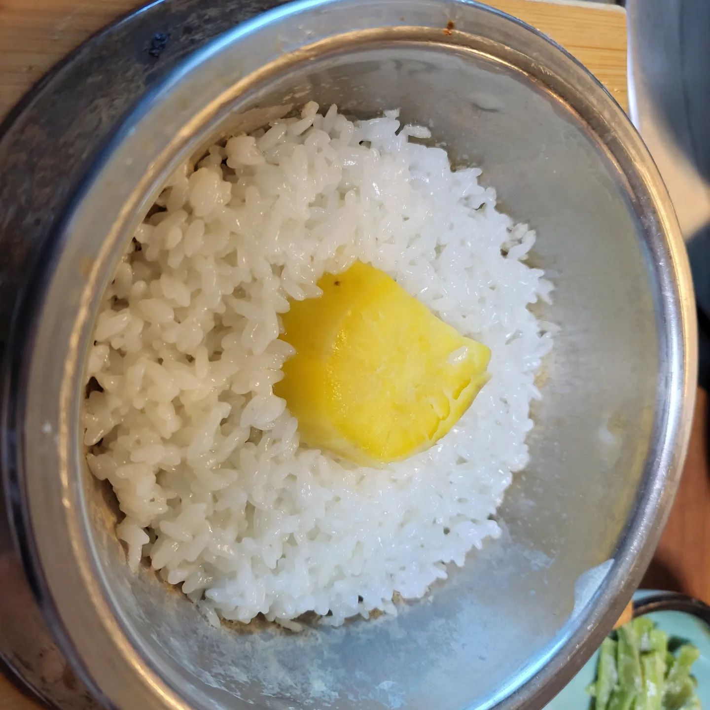 맛있는 가평잣두부~~

가평잣이 들어간 순두부라 너무 고소하고 맛있어요♡♡ 
한 뚝배기 뚝딱 먹어버렸습니다♡♡♡

#원주맛집 #행구동맛집 #순두부 #가평잣두부 #한식당