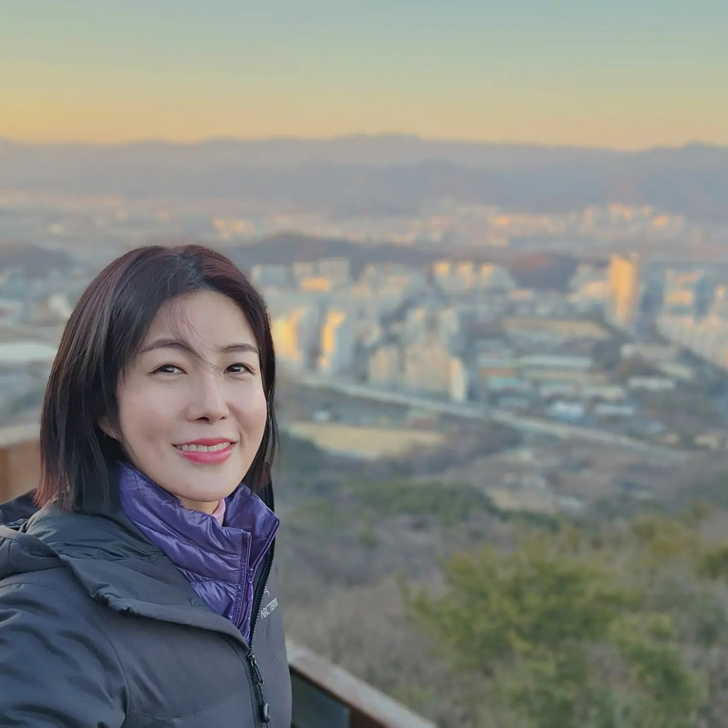 #유건산 일몰🌅
 
 
산책하고 싶은데 시간 없을때 
팔공산 인봉처럼 가볍게 다녀오기 좋고
전망대에서 보는 시내뷰가 이뻐요
3.1절 의미있게 보내시길 바래요🇰🇷
2월 수고많으셨어요 이제 봄.🌸
 
 
📍코스: 욱수골 공영주차장- 유건산 전망대- 유건산- 원점
📍거리: 3km 1시간반
 
 
 
#제품협찬 withma_707
 
무릎건강과 관리에 좋은 무릎전용팩
충전기or 보조배터리 연결로 쉽게 사용하고 
129g 가벼운 휴대성과 밸크로 탈부착
전자파 없는 특허로 안전한 원적외선으로
무릎속까지 따뜻하게 온기가 느껴져
통증은 줄고 무릎이 편안해요
등산 후 사용해주면 무릎관리에 도움이 많이 될것 같아요🦿
 
 
 
 
 
#무릎찜질기#원적외선찜질기#원적외선찜질#온열팩#온열찜질#무릎패드#찜질팩추천#온찜질#전기찜질팩#찜질기#위드마#유건산전망대