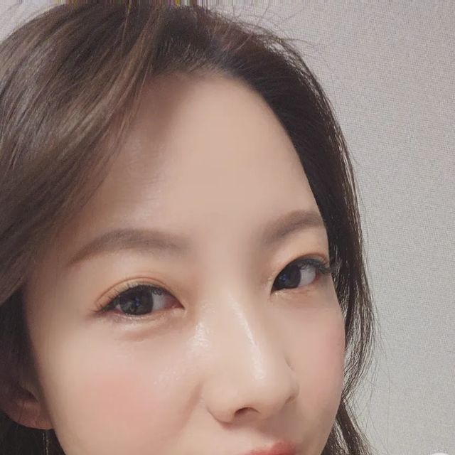 마언니*요리하는 마여사 on Instagram: "#협찬 "화장품의 핵심 성분를 피부가 흡수하다" 노답 피부, 탈난 피부🤦‍♀️👨‍🎓 밉상 피부 잠재우는 순삭 해결사! 뭐다? 로즈 오또 세럼이다!💜