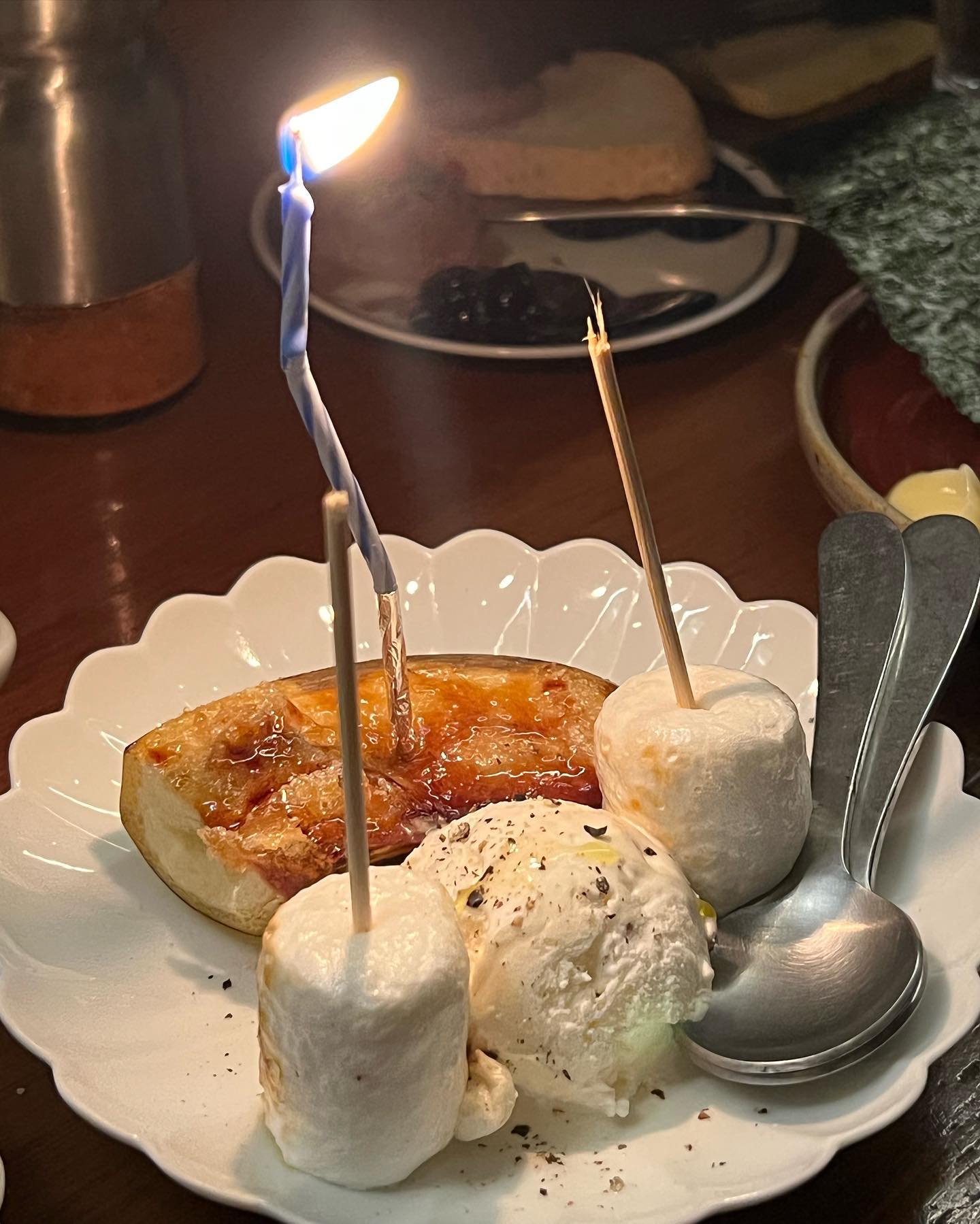 꼬치구이 💞✨ 
염통이 진짜 촉촉 , 오이무침, 닭날개, 떡구이
제일 맛있었다 ! 
캐치테이블 예약 성공하고 신난 🥳
사케까지 준비하여 주셔서 감삼댜 ٩꒰๑• ̫•๑꒱۶ 

✨아타리
 💸 1인 35,000
  오이무침 4,000
  떡  4,000
  산토리  9,000

#성수동맛집 #성수역 #성수역맛집 #성수맛집 #아타리 #성수꼬치맛집 #꼬치구이 #오마카세 #염통맛집 #성수술집 #성수역술집 #먹스타그램