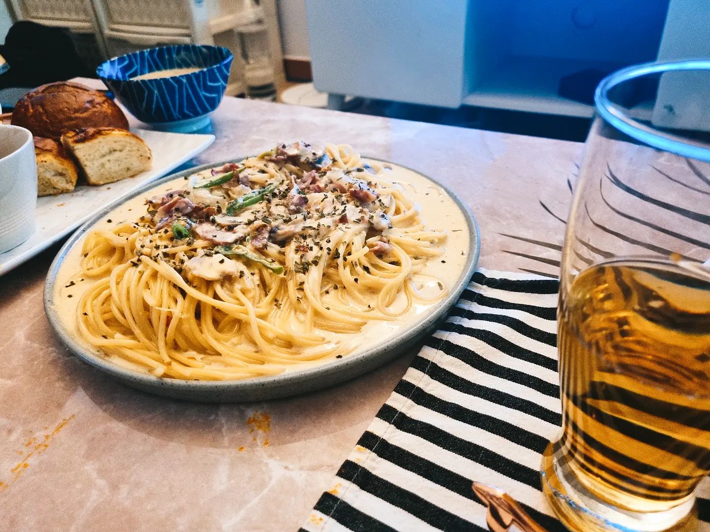 #첫줄

#파스타
#크림파스타 
#italianfood
#italianrestaurant
#pasta

파스타 파티~

#요리하는여자 #요리스타그램
#요리 #다이어트요리 

#cooking
#cook
#cookingram 

#한식 #koreanfood 
#혼밥 #일상요리 #일상스타그램 #일상 
#daily #today #todayfood 

#먹스타그램 #먹부림 #먹방 
#요리하는여자 #요리사
#자취요리 #한끼 #한끼식사