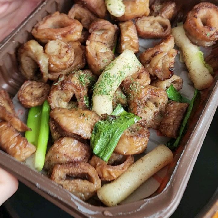 [삼첩분식 마라로제떡볶이]
이름만들어도 생소한데
막상먹어보니 완조니 신기하네 ㅋㅋ
근데 조온맛탱 소스비율이 진짜
좋은거가틈
겉바속촉인 막창토핑은 
아이디어 진짜최고인듯!!

#삼첩분식 #마라로제떡볶이 #먹방 #먹방스타그램 #맛스타그램 #맛있다 #먹스타그램 #맛있다그램 #푸드스타그램 #맛집 #먹방 #food #instafood #일상 #daily #인친 #소통 #선팔 #맞팔 #좋아요 #선팔하면맞팔 #선팔맞팔 #환영 #팔로우 #팔로워