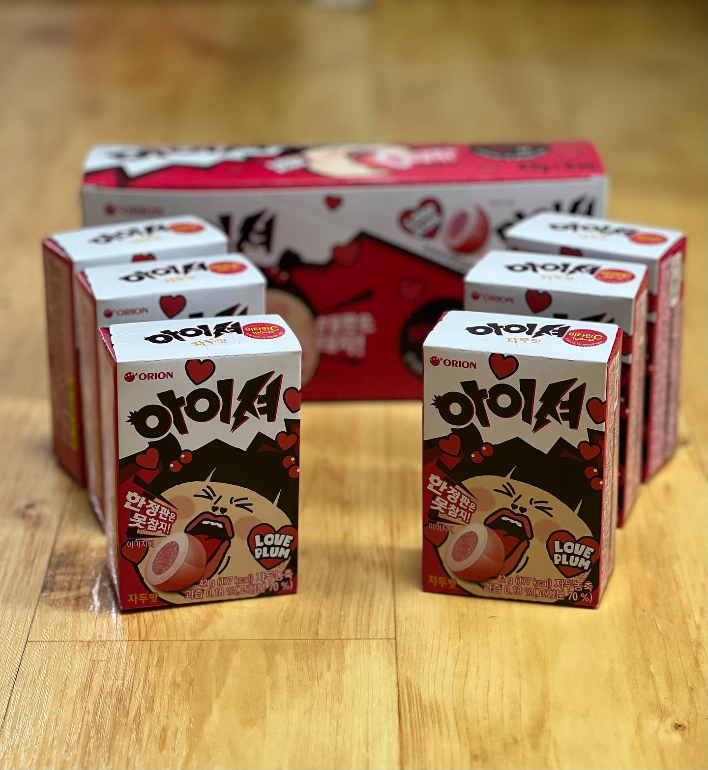 #제품제공 #오리온 #이벤트당첨 #화이트데이 한정판💖

🍭마이구미 체리🍒하트, 아이셔 자두맛🍭

오리온에서 화이트 데이🍬를 맞이해서 한정판 캔디 2종을 출시 하셨습니다🫶

첫번째 아이셔! 🍬 자두맛은 기존의 아이셔의 신맛과 자두의 달달함이 한 스푼 추가되어 아주 짜릿한 핑크⚡️전율을 느끼실수 있습니다🤍

두번째 마이구미 체리하트🍒 쫄깃 쫄깃 한 식감과 푹 익은듯 달달한 달콤 체리맛🍒, 산뜻하게 상큼한 핑크빛의 상콤 체리맛🍒 두 가지 맛으로 섞여 있어 골라 먹는 재미와 맛도 2배로 UP!! 

화이트 데이 한정판 아이셔와 체리하트 구미로 가족이나 친구 연인에게 사랑을 고백해 보세용🥰

-
-
-
-
#오리온제품리뷰 #오리온제품협찬 #화이트데이 #한정판 #신상젤리 #신상캔디 #캔디스타그램 #한정판은못참지 #마이구미 #마이구미체리하트 #아이셔 #아이셔자두 #상콤달콤 #핑크전율 #젤리그램 #인친환영 #협찬환영 #협찬문의 #협찬디엠환영 #대학생#03년생 #21살 #선팔하면맞팔 #언팔하면나도언팔 #소통 #인친 #피드꾸미기