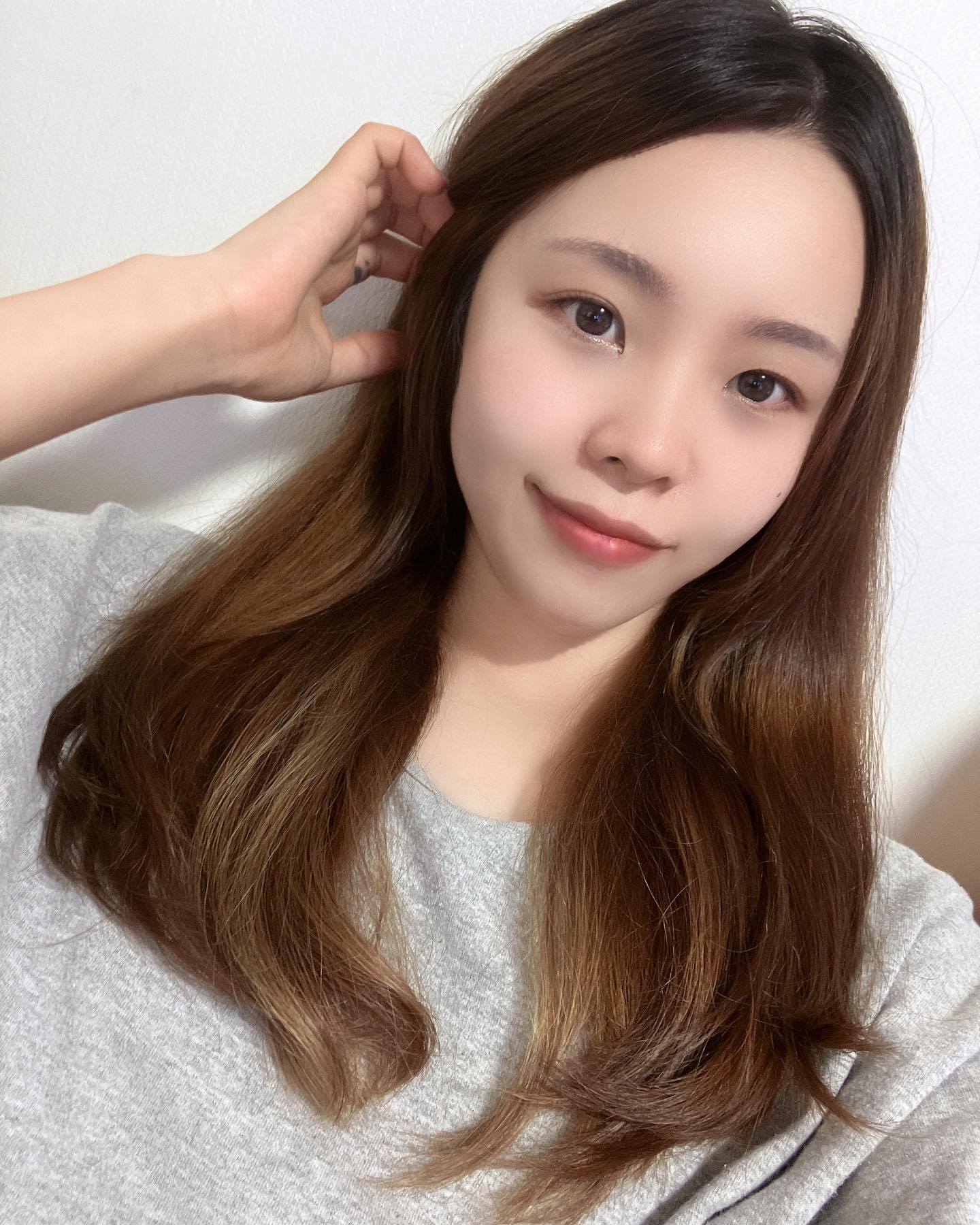 #첫줄안녕 

오랜만에 셀카 찍을 기분이 났음🌱