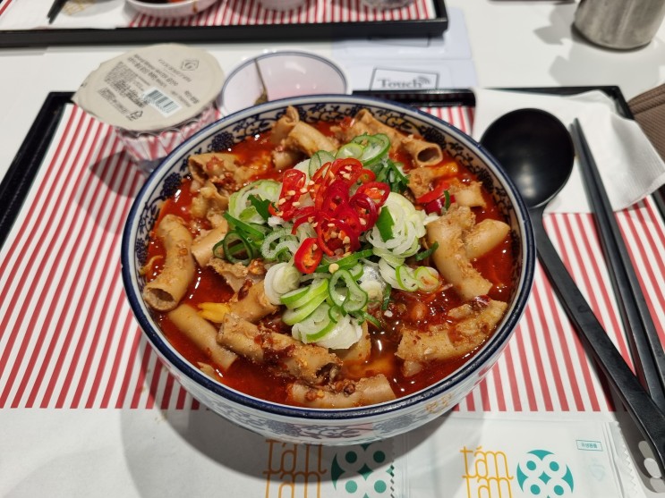 줄서는 식당 연예인 맛집 '땀땀' 쌀국수집으로 고고~