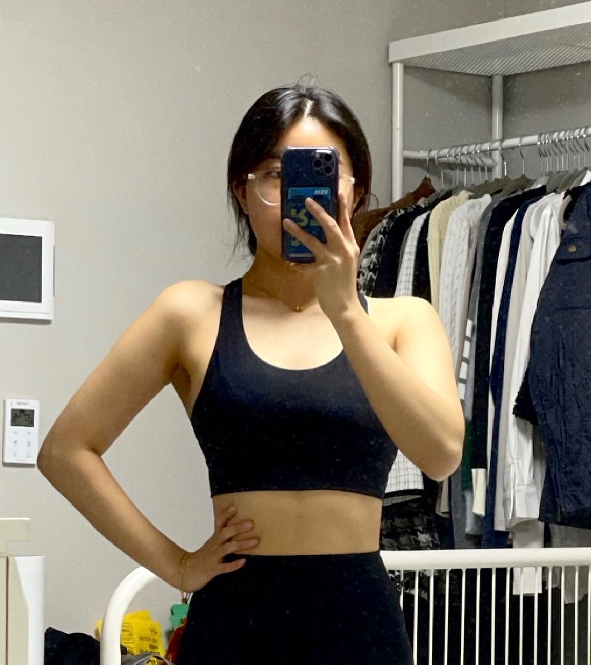 건강한 돼야지의 요즘 근황😵

인님들 저 잘 지내고 있써요~! 사회란 이런거군요...! 하루하루 그냥 지나가는 법이 없는거 같아요 증말🥹  그래도 퇴근하고 스트레스 풀러 헬스장 호다닥 가서 운동합니다.. 

요즘 출근룩으로 아주 뽕빠지게 입고 있는 corele_kr 꼬엘르 레깅스예용! 퇴근하고 30분안에 호다닥 피티받으러 가야해서 레깅스에 탑 입고 위에 이쁜옷 입고 출근합니다 ㅎㅎㅎ 
신축성이 진짜 쫜쫜해서 하루종일 앉이 있어도 너무 편안 합니다😁글구..!!!보풀이가 안생겨요.!.!.!.!!..!

아~ 유산소 열심히 해야하는데 너무 귀찮아서 안해용 ㅋ 그랬더니 건강한 돼지 된거 가타요 헤레헤헤헿 
열..심히 해보겠습니다.!.!.!. 

저 복싱해볼까 하는데.. 복싱 어때요....???