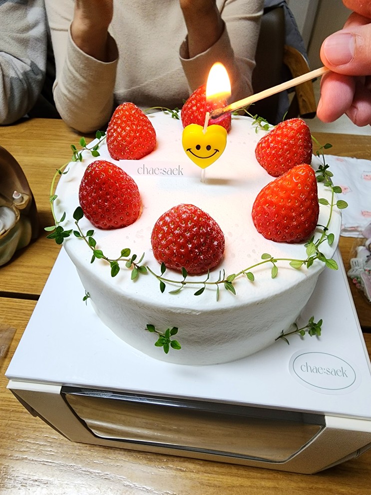 쌀로 만든 케이크가 맛있는 제주시 카페 '채색'에서 생일 홀케이크 주문(당일 전화 예약)