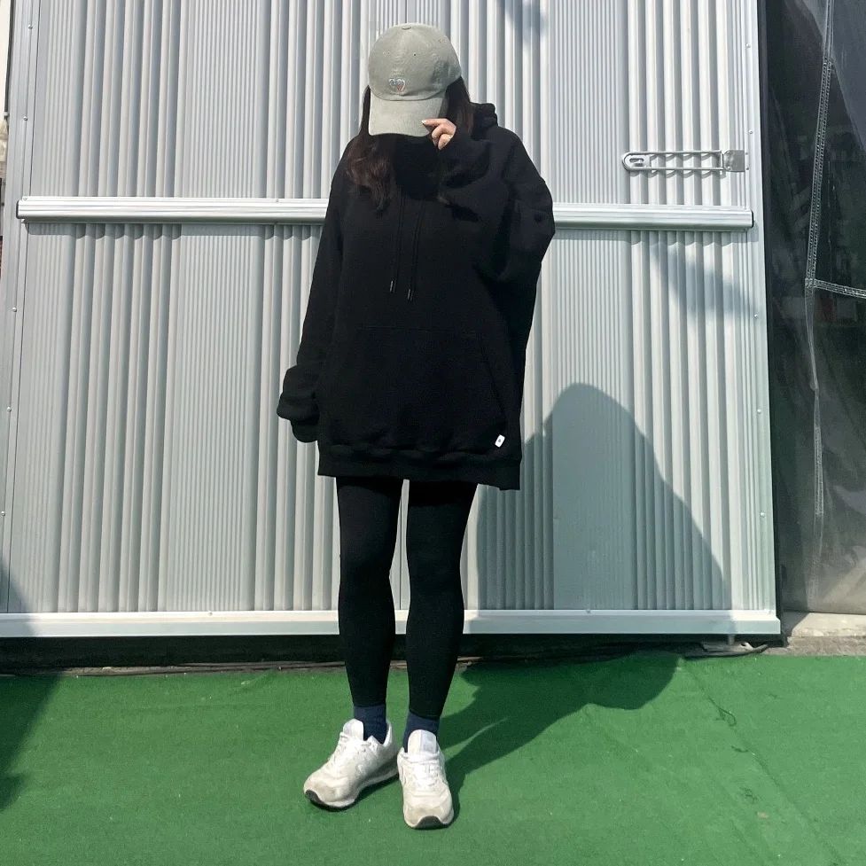 #협찬 

늘 운동하기좋은 옷 찾았는데
레깅스랑 찰떡으로 오버핏 입기좋던
#아소네컴퍼니 ~! 
Xl로 입었는데 뭔가 원피스같음서
찰떡이네? 요런 옷은 사실 차키나
카드같은거 넣음 잃어버리기 
딱 좋은데 이너포켓이 있어서 뛰어도 안심되고
좋더라

#봄맨투맨 #봄운동 #운동복 #아소네 #후드티코디 #후드티추천 #패션계정맞팔