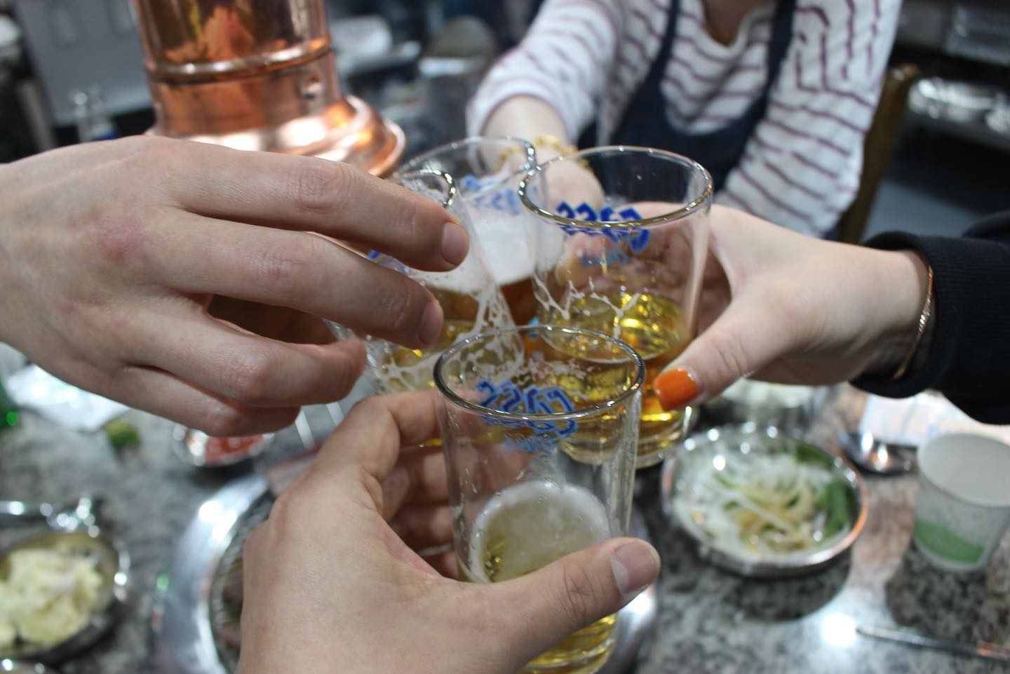 📍고덕갈비

ෆ 대전 중구 보문산로 213
ෆ 전국 3대 갈비 중 고덕갈비 대전에 상륙!!
ෆ 직접고기를 손질하신다고 하시더라구용!! 한우 갈비에 칼집을 내서 불판에 구우니깐 식감이 부드러워용!
ෆ 연탄에 한 번 초벌하여 나오며 사장님께서 직접 구워주셔요😋
ෆ 주차장 넓어요!