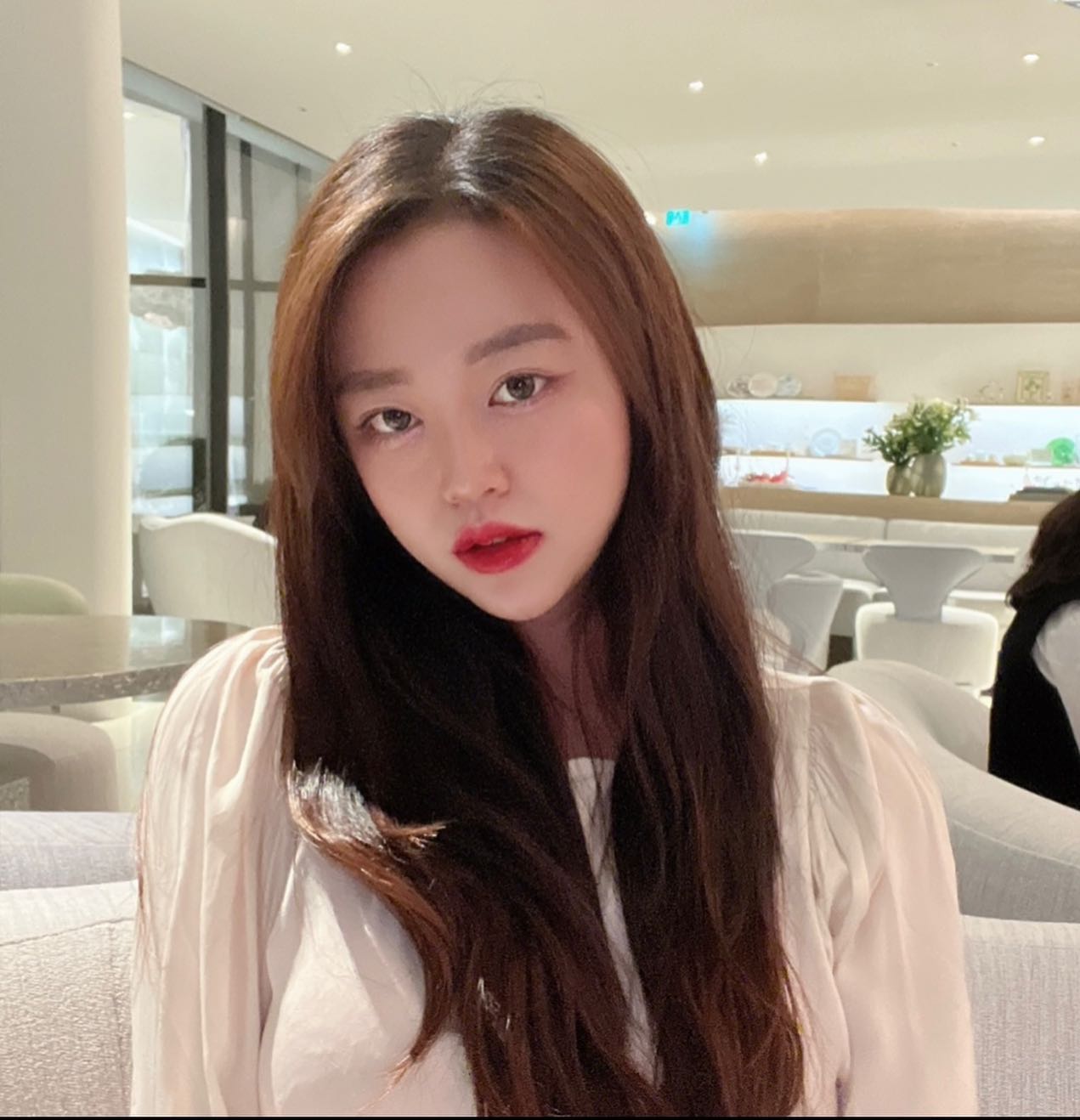 너무 오랜만이댜❤️ 너무 부은채로 잘 다녀서 카메라랑 멀어진요즘 갭차이 어쩌면좋아ㅋ 근데 고센 도리아 먹고싶다 .