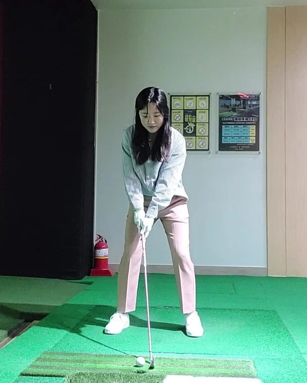 똑딱똑딱 똑딱이

#골프#초보골프#똑딱이#골린이#골프스타그램 #골프레슨 #골프스윙