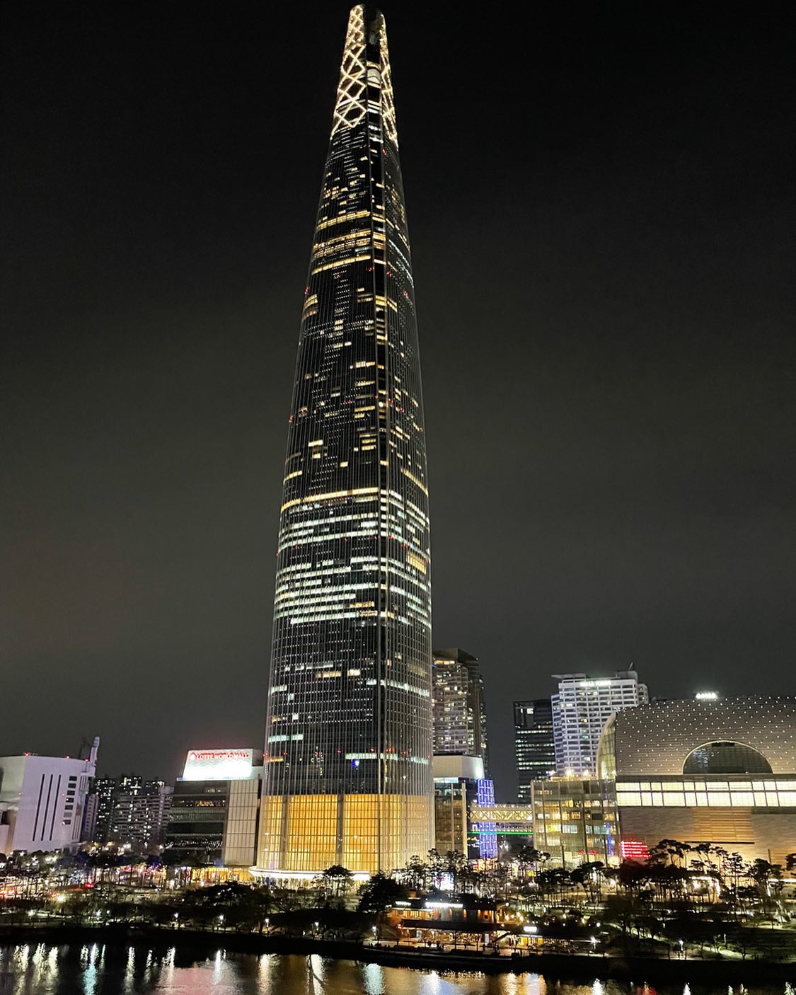 .
#롯데월드타워 #야경 🎆🌃