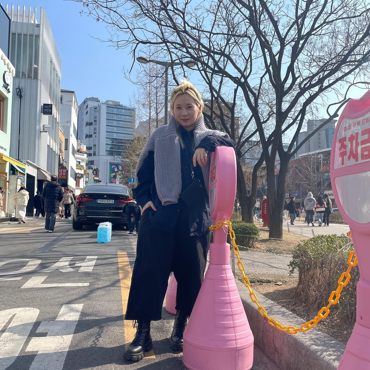 #협찬 210edit_official #210에디트 #소프트린넨셔츠

간절기에 입기 딱 좋은 셔츠 협찬받았오용!

저는 네이비 선택했는데, 색상은 마음에 들었고!
소재는 면 소재라서 피부에 자극은 전혀 없었어요.
두께감은 얇은 편이고, 솔리드 셔츠라서 여기저기 레이어드해서 입기 좋은 아이템인듯,,,

자주 손이 갈 듯 합니다용!
#협찬 #남성셔츠 #210edit #소프트린넨 #린넨 #210에디트린넨셔츠 #08L #남성린넨셔츠 #광고 #무신사할인중  #린넨셔츠 #무신사210edit #모델 #스몰사이즈모델 #210에디트셔츠 #패션디자이너 #신상품나왔을땐