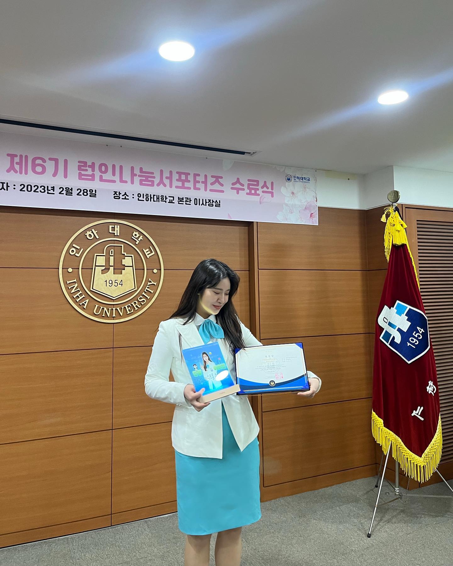 4학년 전부였던 럽인 수료💌
우리 럽인 6기단원들과 발협팀 선생님들 정말 고맙고 감사했습니다💙

loveinha_ 단장으로 잘 마무리해서 너무 영광이었습니다 ♥ 우리 6기 최고 ♥